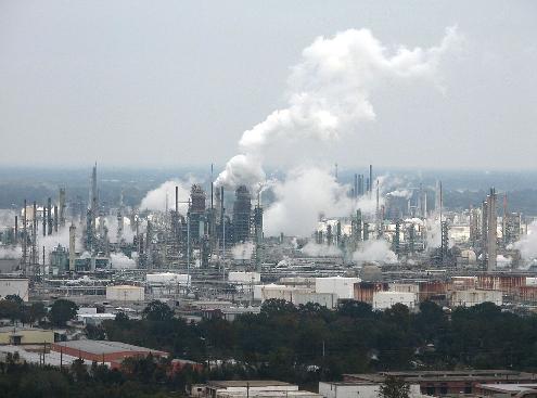 Photo of Baton Rouge ExxonMobil refinery by Urban Planet BR at English Wikipedia